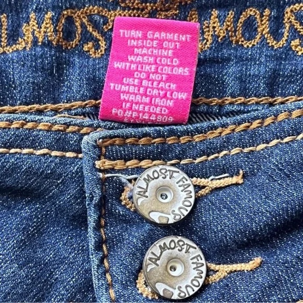 Almost Famous Jeans Distressed Rhinestone Bootcut Dark Wash Size 20 - Picture 3 of 11